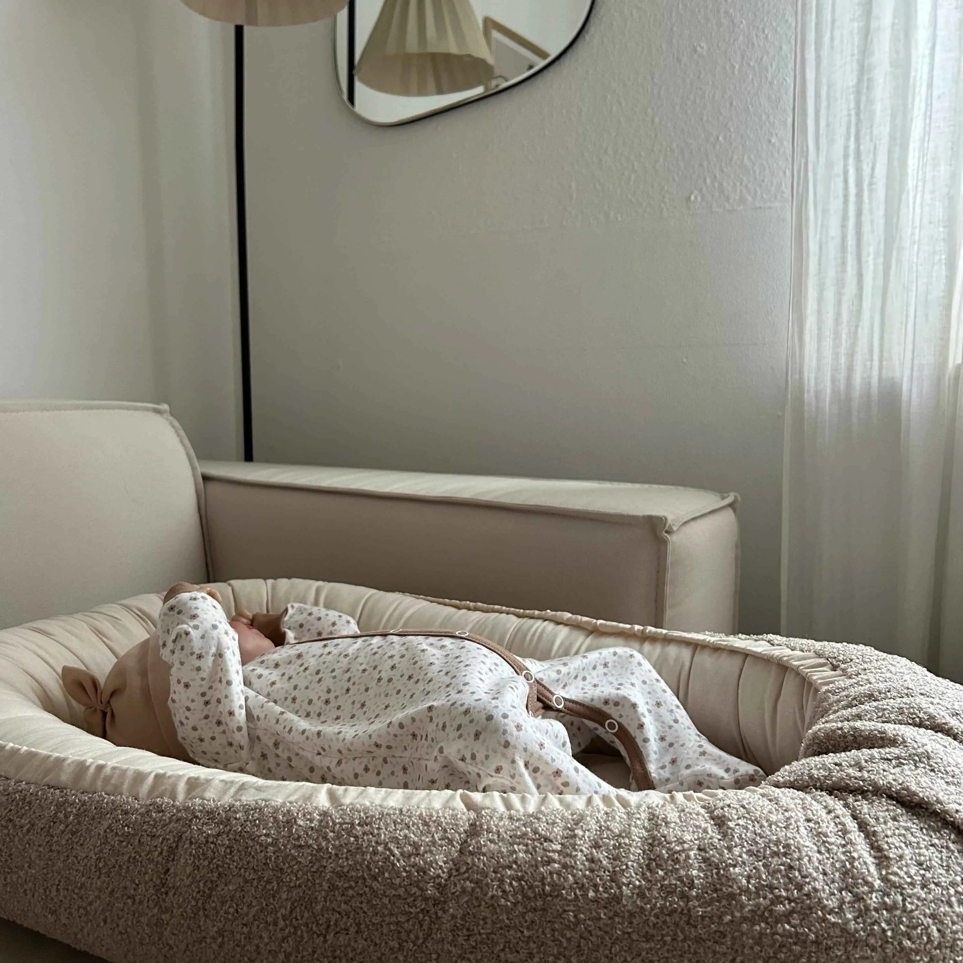 Babynestchen Teddystoff-Boucle – mitwachsender Baby-Kokon