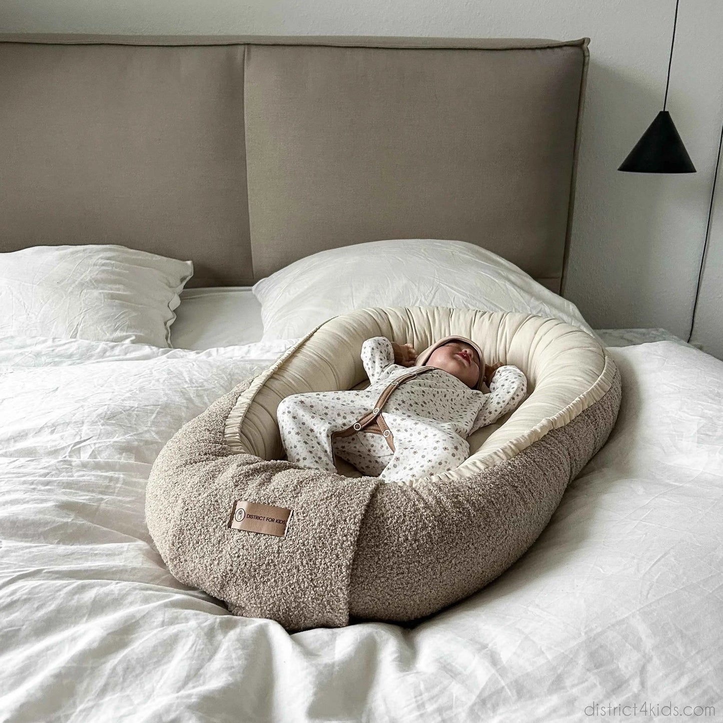 Babynestchen Teddystoff-Boucle – mitwachsender Baby-Kokon