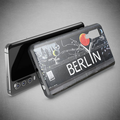 NALIA Hartglas Hülle kompatibel mit Huawei P30, Original Berlin Design Motiv Hardcase aus 9H Tempered Glass & Silikon Bumper, Robuste Handyhülle Cover Case