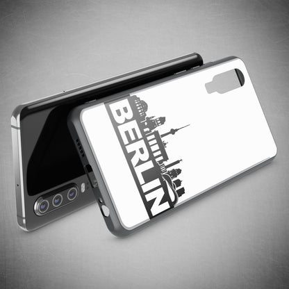 NALIA Hartglas Hülle kompatibel mit Huawei P30, Original Berlin Design Motiv Hardcase aus 9H Tempered Glass & Silikon Bumper, Robuste Handyhülle Cover Case