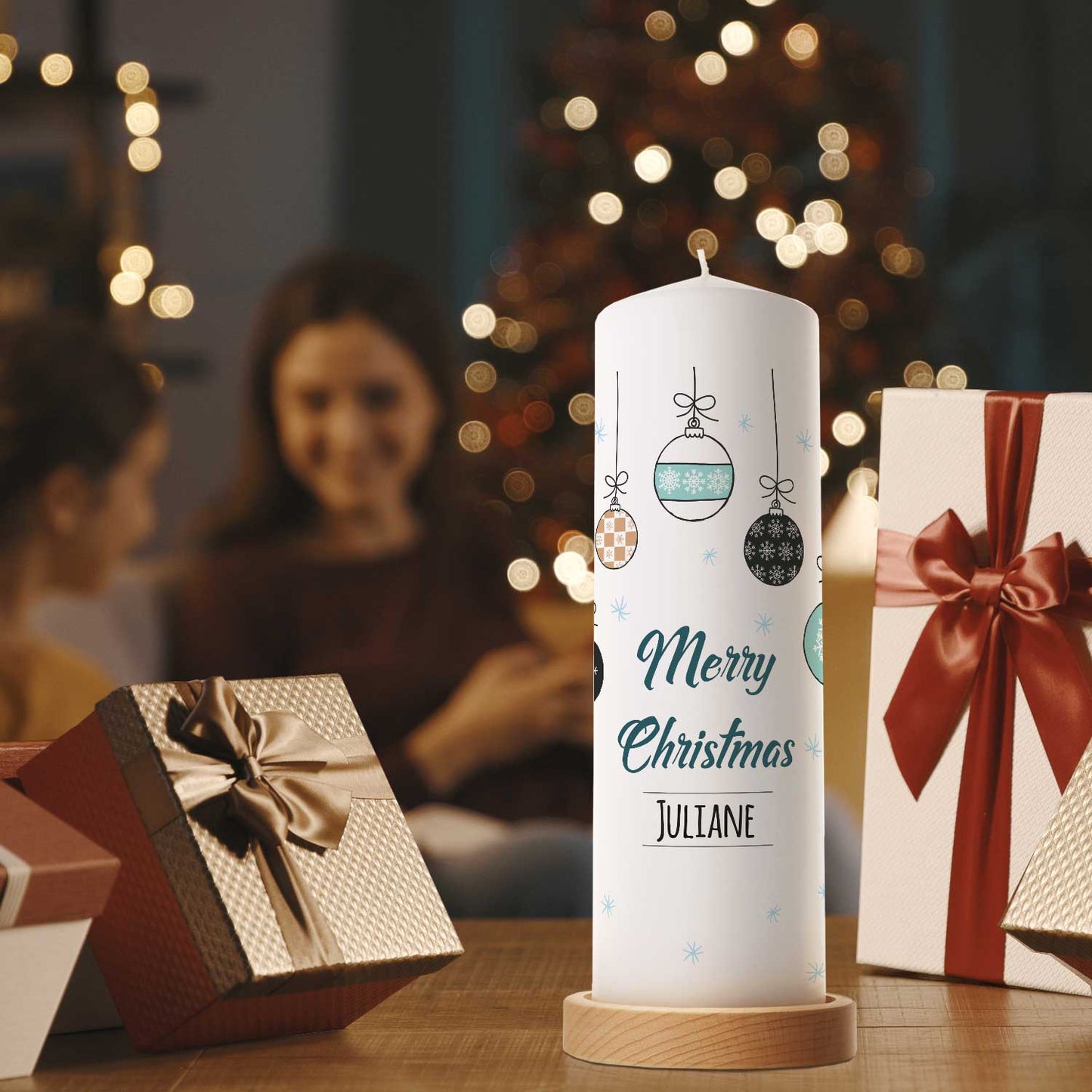 Große Kerze "Weihnachtskugel" mit eigenem Namen zu Weihnachten