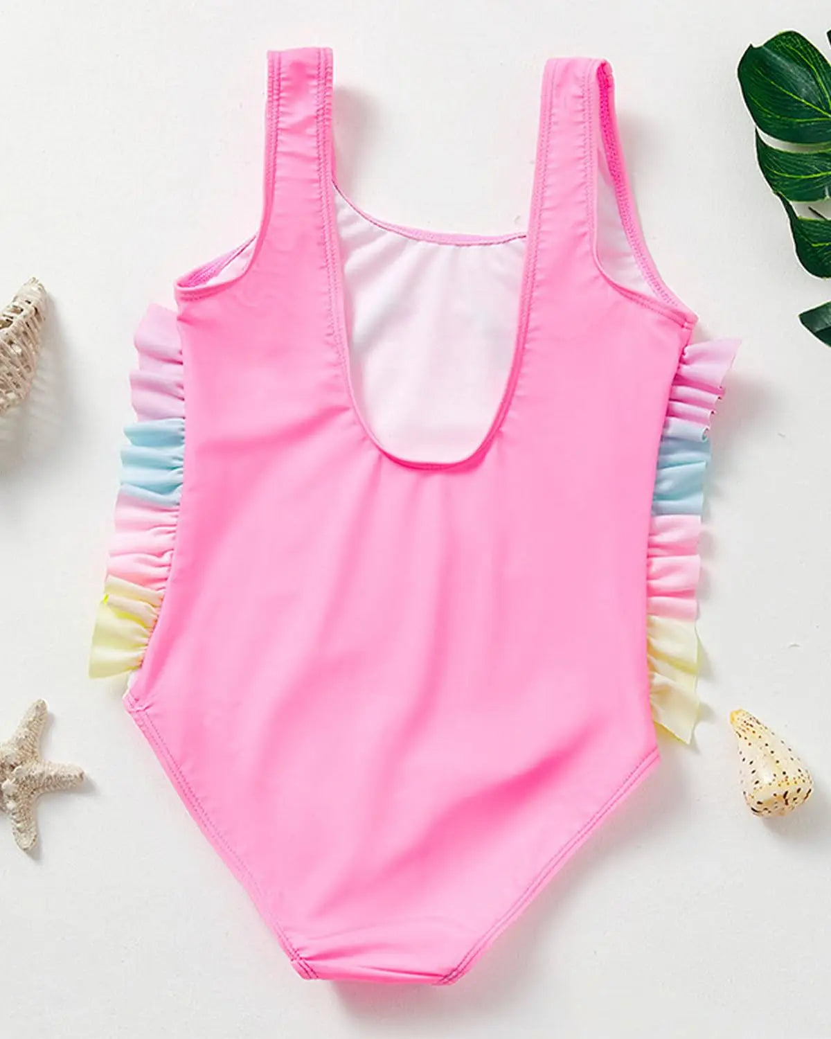 Lebhafter pinker einteiler schwimmanzug mit gerüschtem regenbogenbesatz und weißem rückenteil von jiAmy für mädchen