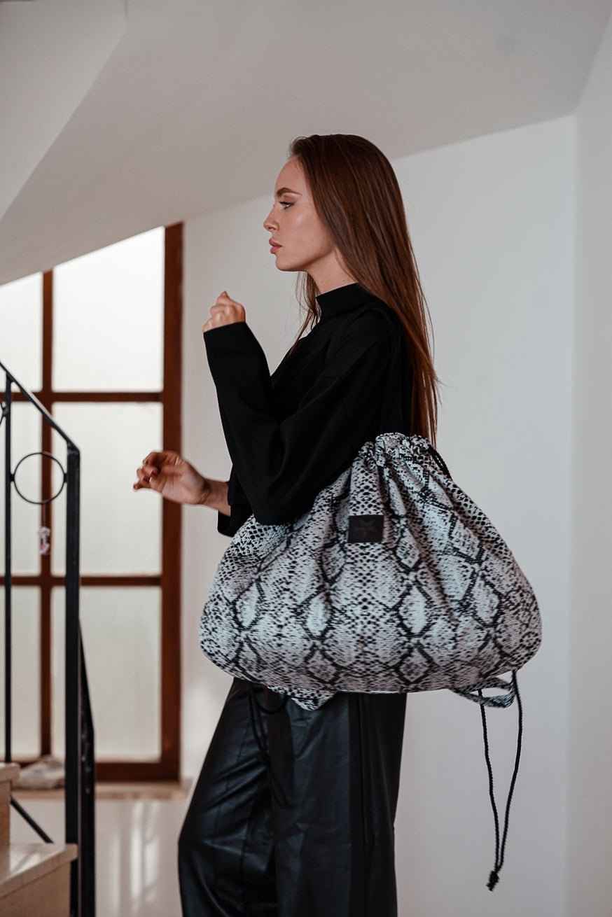 Mommy Bag Snake Monochrom